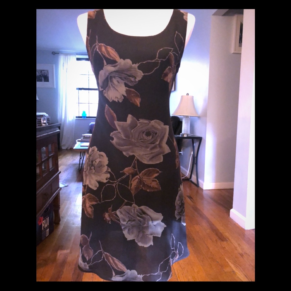 Gorgeous floral print flowy dress, worn once.